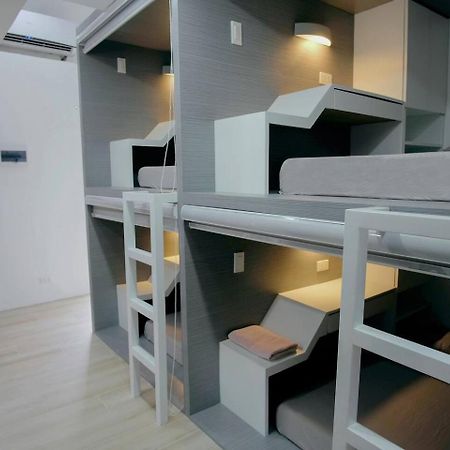 Otravel Hostel 5 Minutes From Mactan Airport Đảo Mactan Ngoại thất bức ảnh
